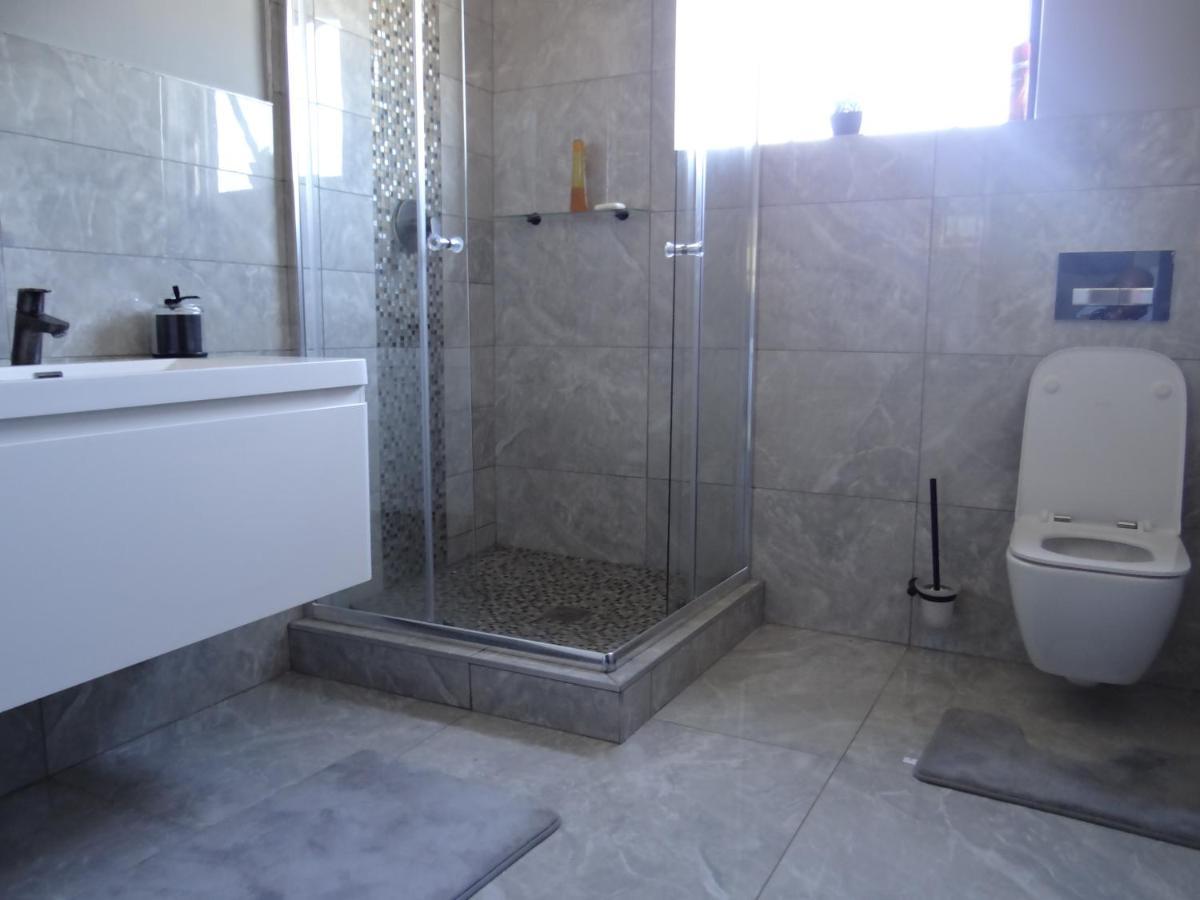 77 @Harties Villa Hartbeespoort Exterior photo