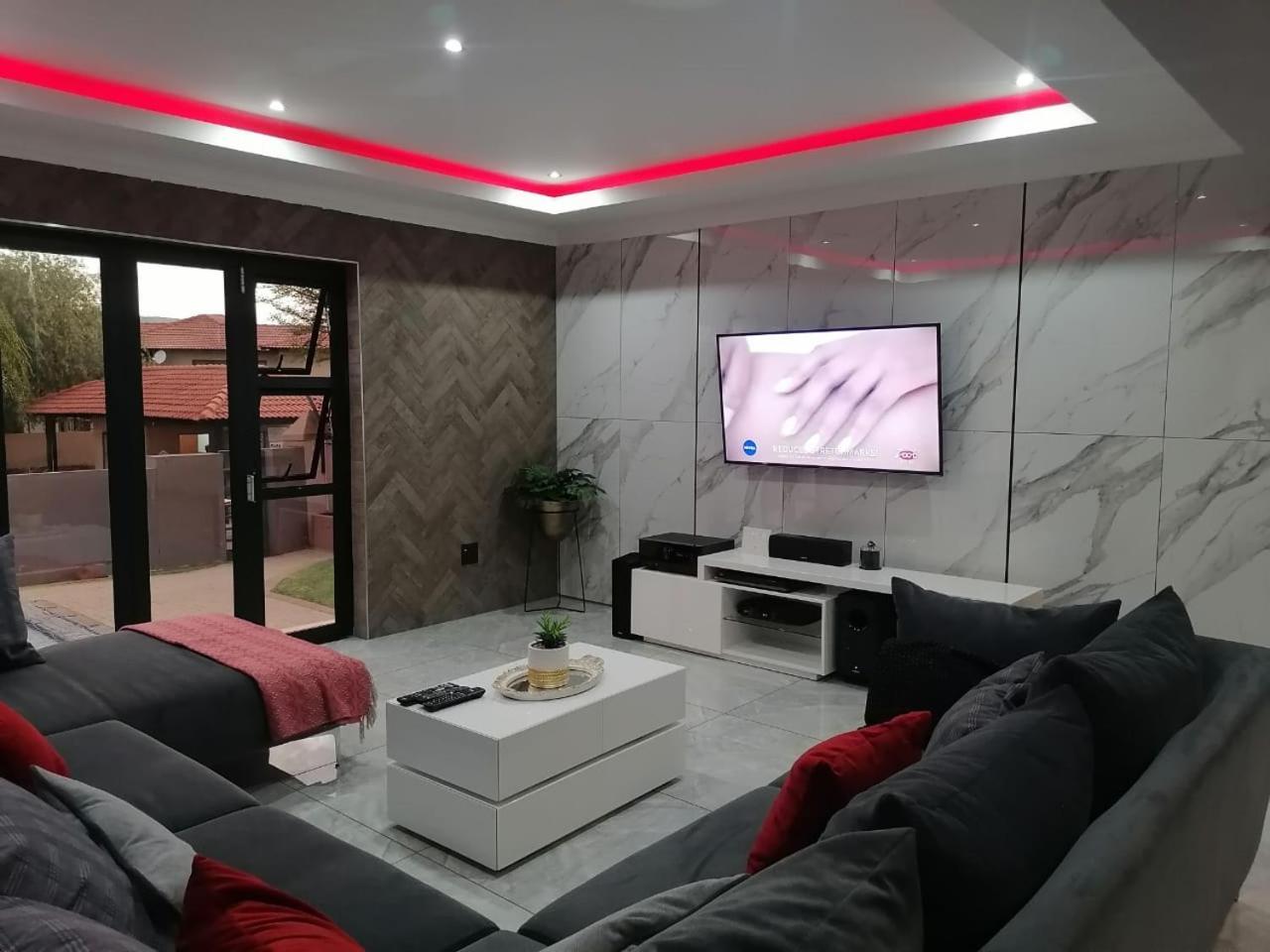 77 @Harties Villa Hartbeespoort Exterior photo